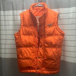 Hollister vest never warn